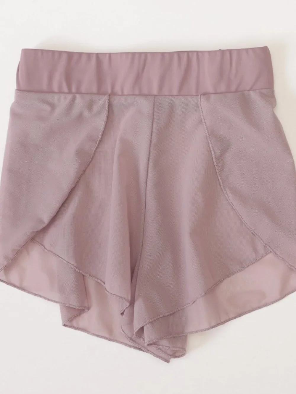 Tiger Friday Mesh Petal shorts size Child L in Plush (Dusty Purple) EUC